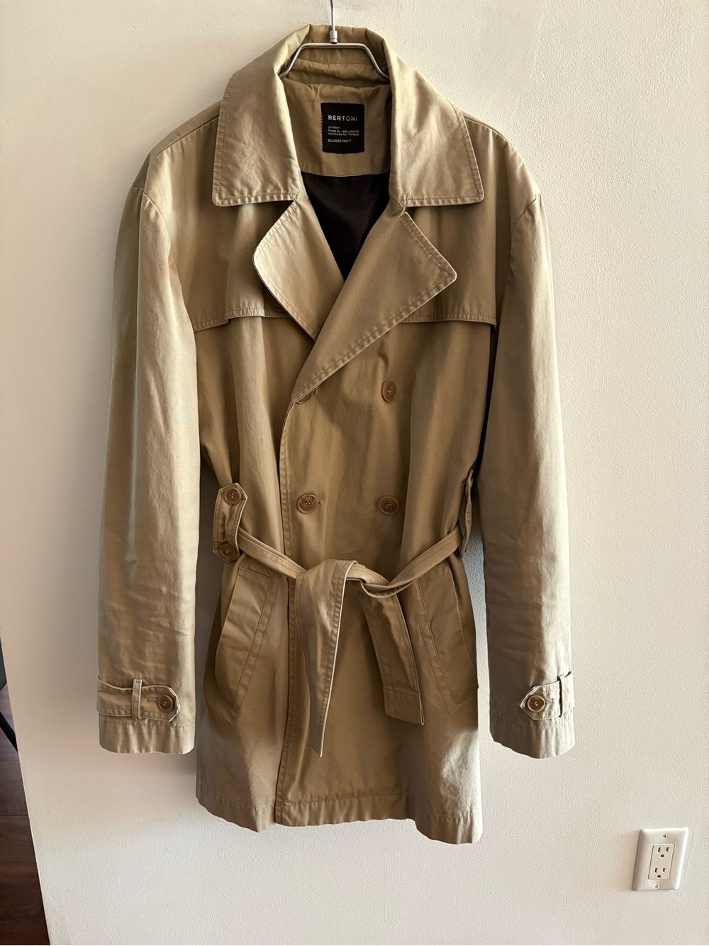Bertoni Men's Classic Tan Trench Coat size L/XL